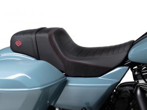 Switchback Touring Seat - Red Stitch - FLHX & FLTRX 24 up 52000756