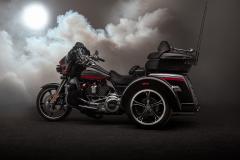 Gallery / Harley-Davidson® FLHTCUTGSE CVO™ Tri Glide® 2020